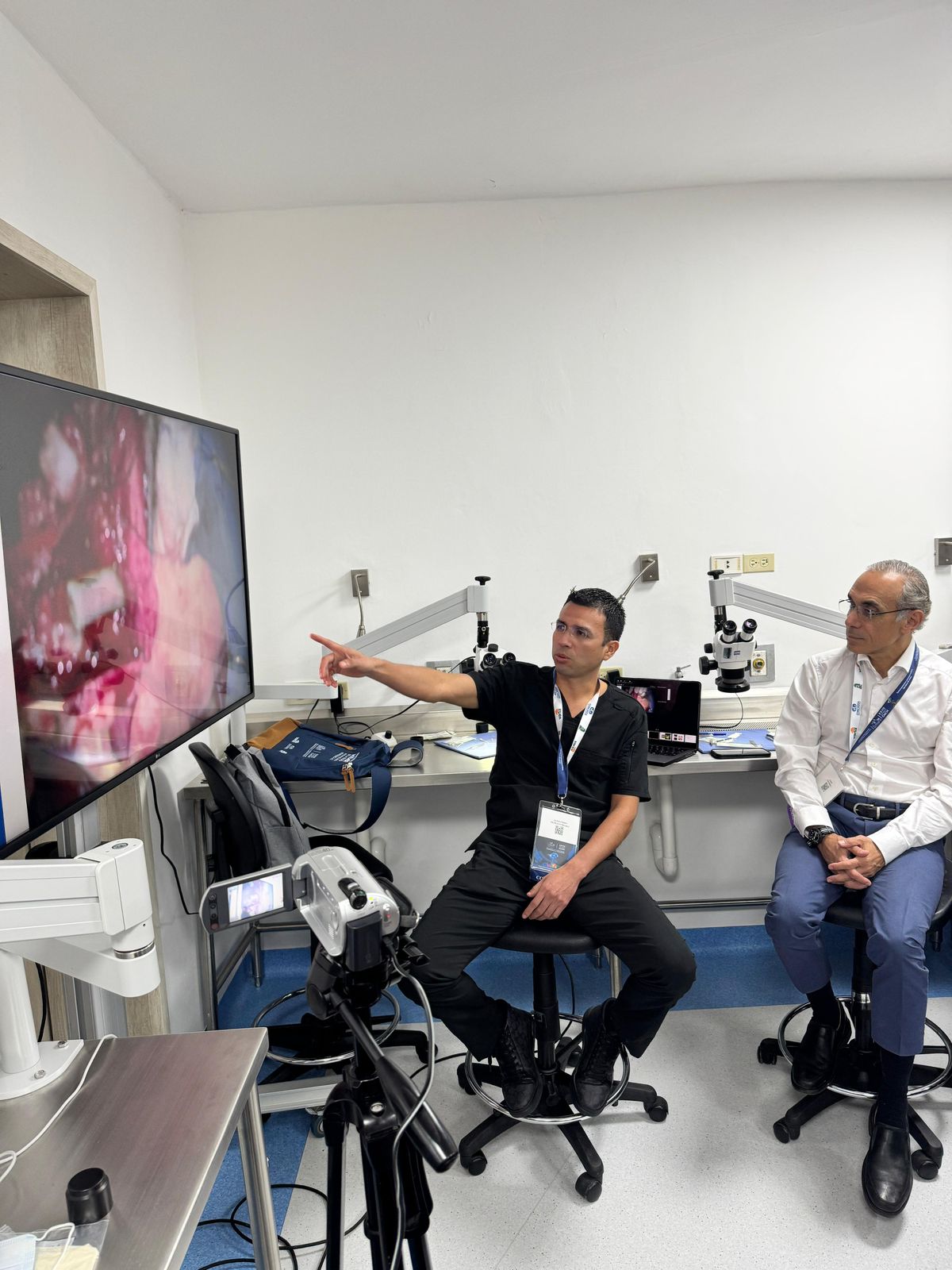 Consultorio y equipo médico